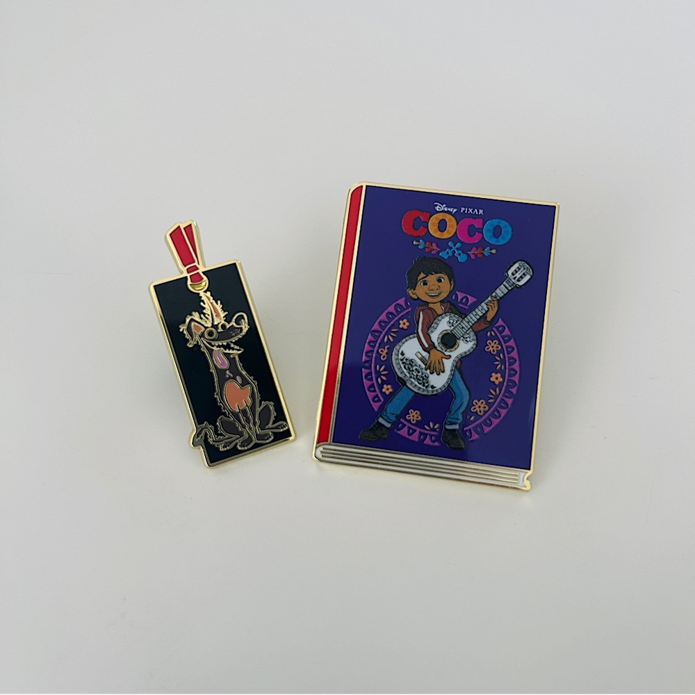 Coco Disney Pixar Book & Bookmark Pin Set